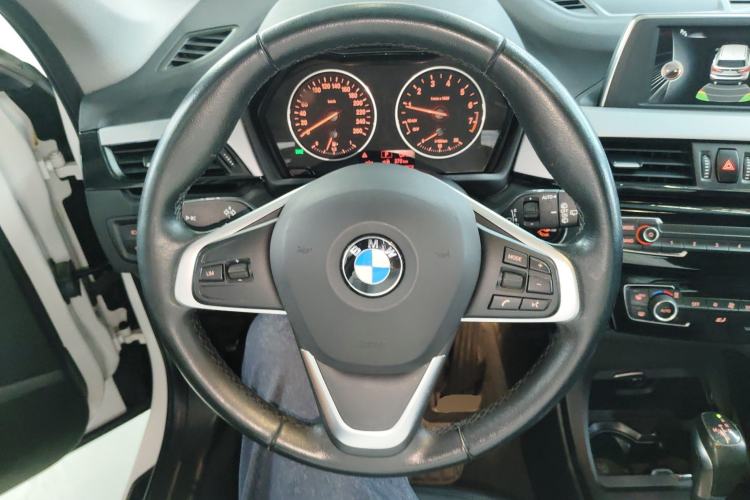 Used BMW X1 2016 sDrive18Li Fashion Model Steering Wheel