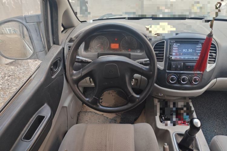 Used FORTHING Lingzhi 2016 V3 1.5L 7-Seater Luxury Model China IV Standard
