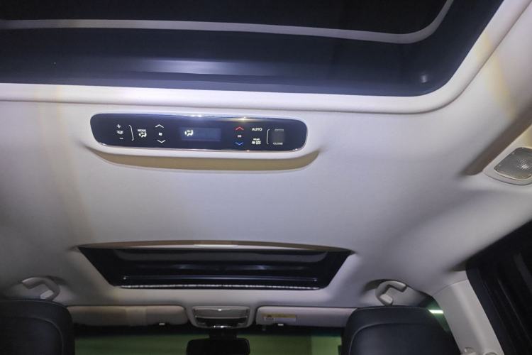 Used Honda Elysion 2016 2.4L Supreme Edition
