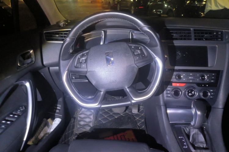 Used DS 5LS 2014 1.6T Luxury Edition THP160