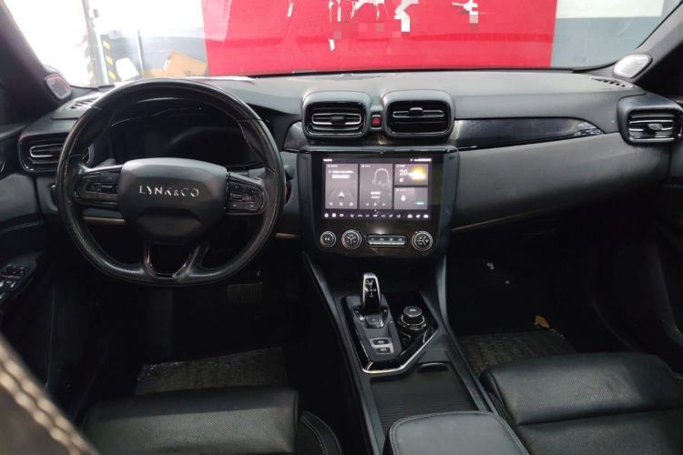 Used Lynk & Co 03 2022 2.0TD DCT JingPro Center Console