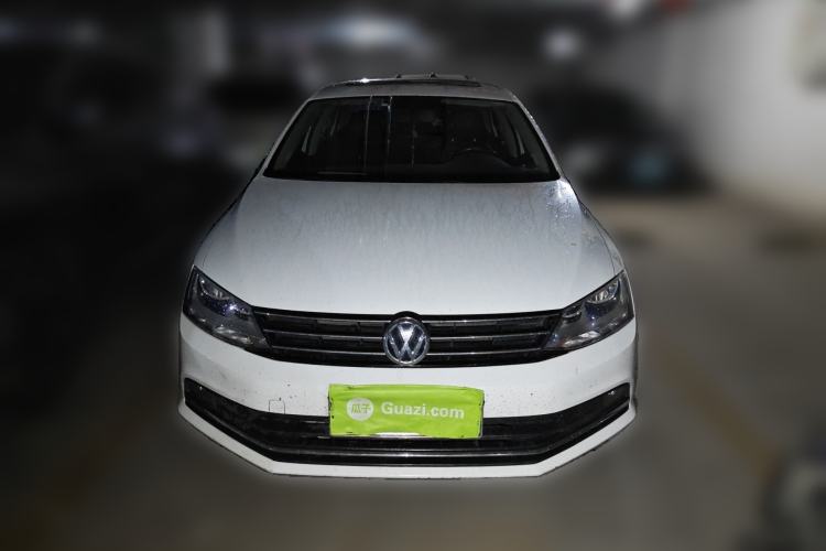 Used Volkswagen Sagitar 2015 1.6L Automatic Comfort Model Front