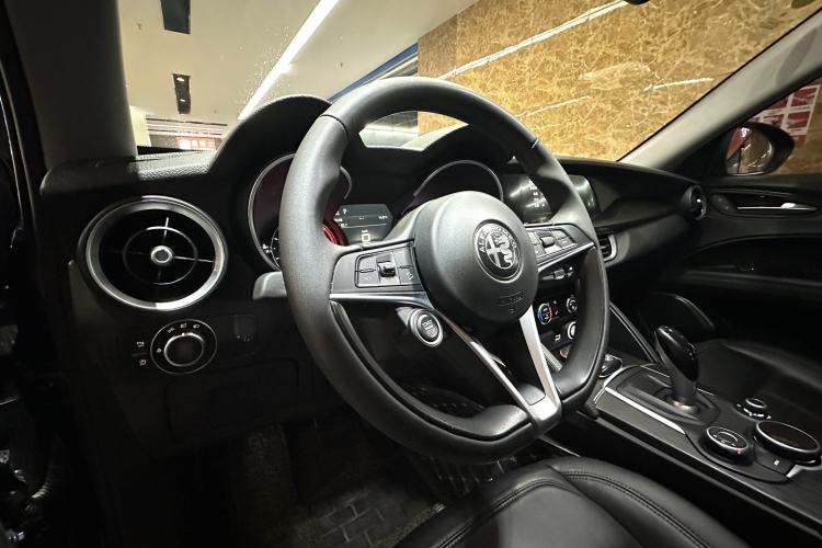 Used Alfa Romeo Stelvio 2017 2.0T 200HP Luxury Edition