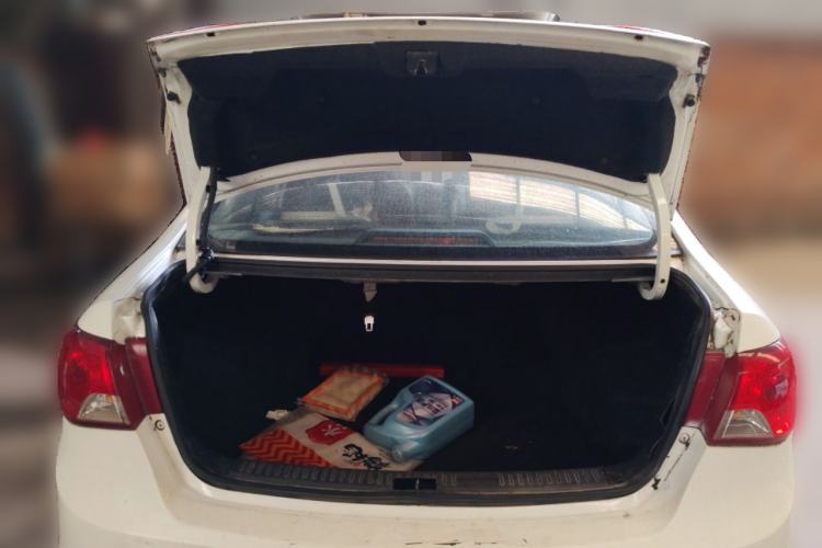 Used Haima M3 2015 1.5L Manual Elite Model with Sunroof Trunk