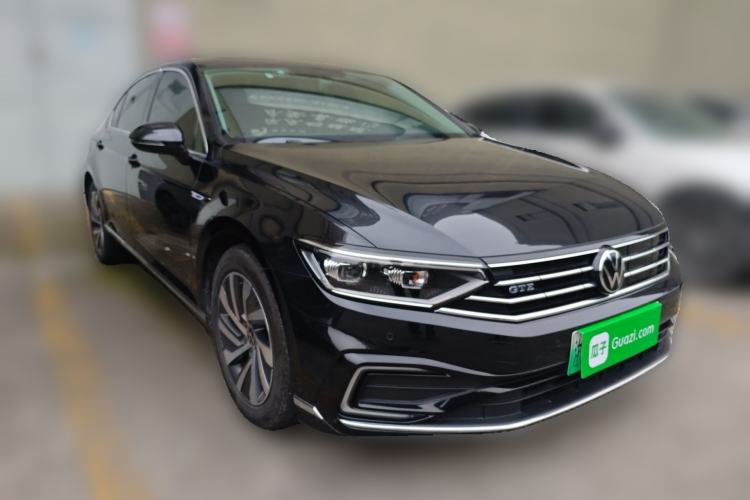 Used Volkswagen Magotan GTE Plug-in Hybrid 2020 GTE Luxury Model Front Right 45 Deg