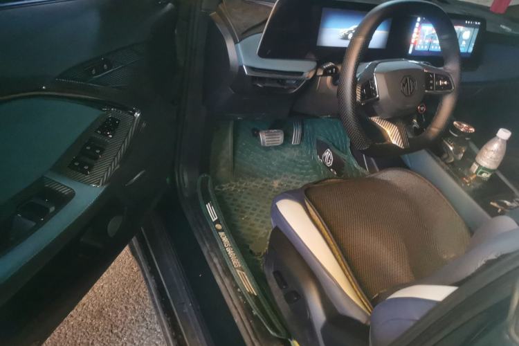 Used MG 7 2023 2.0T Automatic Hunter Luxury Edition
