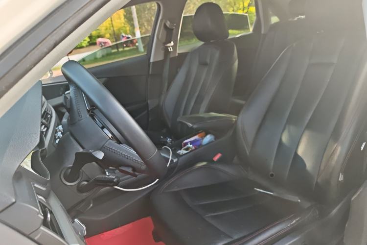 Used Audi A4L 2019 40 TFSI Ambition China VI Left Front Seat