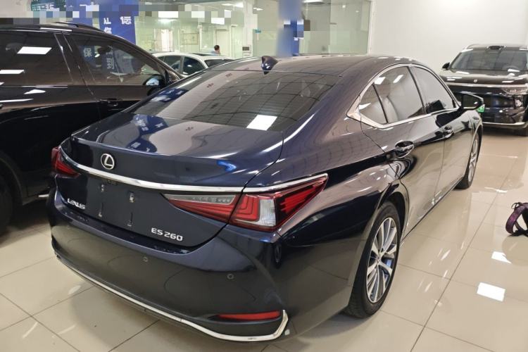 Used Lexus ES 2020 200 Excellence Edition Rear Right 45 Deg