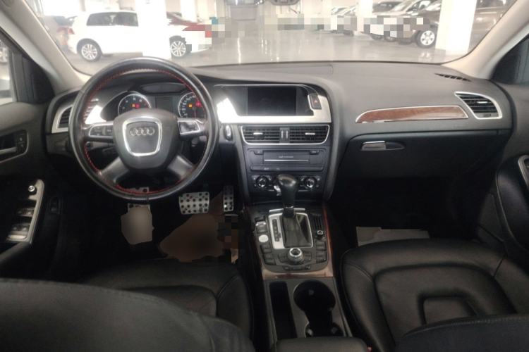 Used Audi A4L 2012 2.0 TFSI Automatic Technology Model Center Console