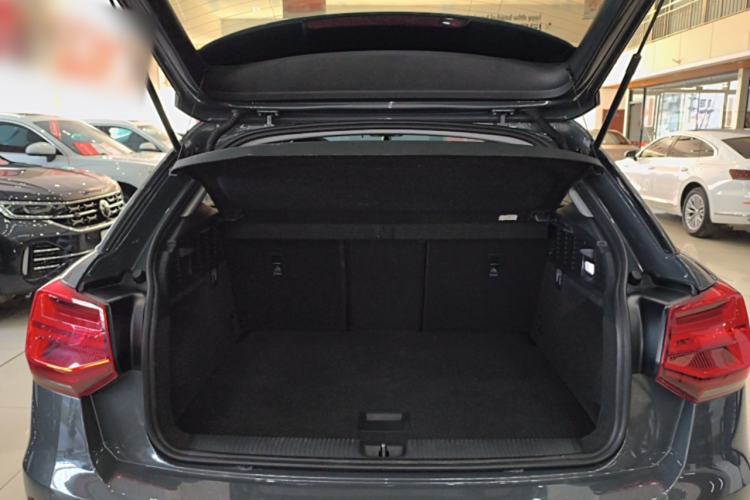 Used Audi Q2L 2020 35 TFSI Fashionable and Elegant Model Trunk