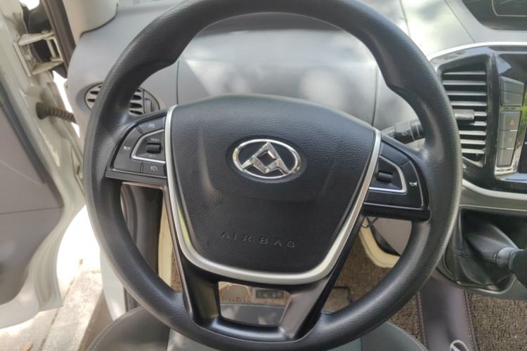 Used SAIC MAXUS Xintu V80 2018 2.5T 6-Speed Manual Aoyuntong Short Wheelbase Mid-Height 5-6 Seater
