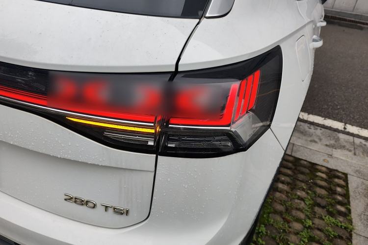 Used Volkswagen Tayron 2023 280TSI Two-Wheel-Drive Luxury Plus Advanced Version Right Rear Taillight