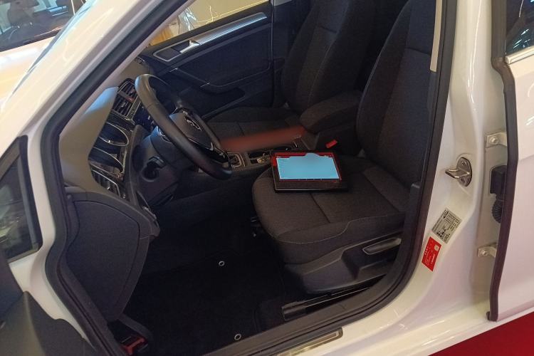 Used Volkswagen Golf 2020 Zhiai Edition 200TSI DSG Comfortable & Ambitious Version Left Front Seat