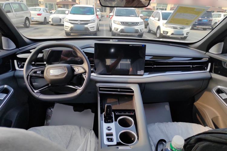 Used Geely Auto Emgrand X7 Sport 2026 Model 1.5TD Aspirational Center Console