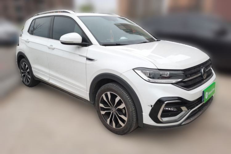 Used Volkswagen Tacqua 2021 200TSI DSG R-Line Smart Connectivity Version Front Right 45 Deg