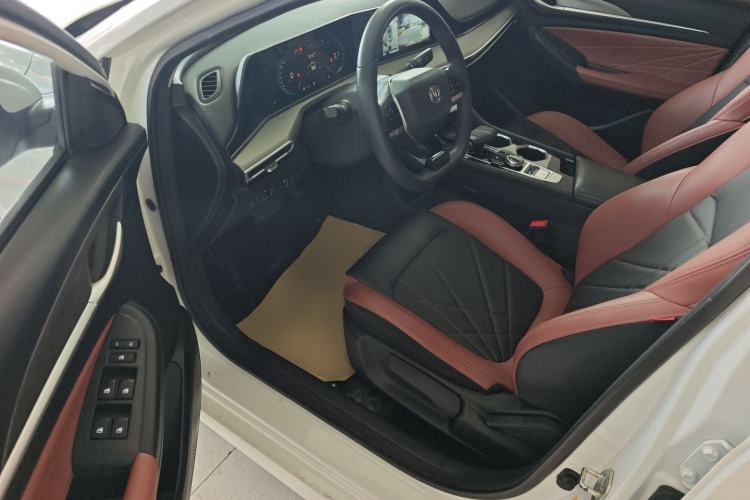 Used CHANGAN Eado 2022 PLUS Blue Whale NE 1.4T GDI DCT Prestige Edition