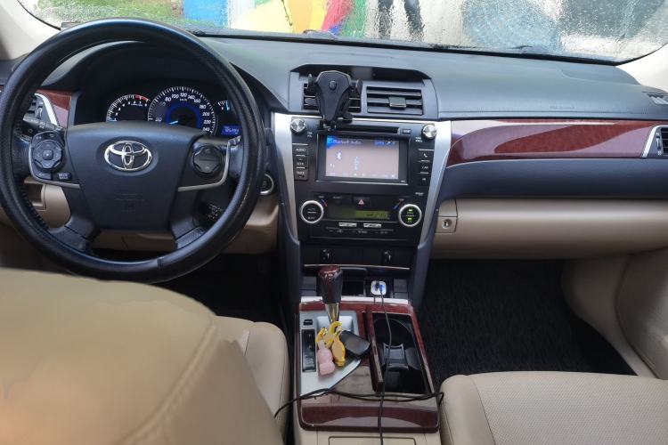Used Toyota Camry 2012 2.5G Luxury Edition Center Console