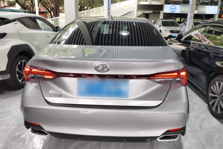 Used Toyota Avalon 2023 2.0L Premium Edition
