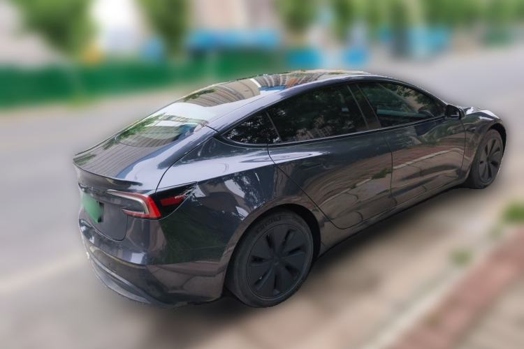 Used Tesla Model 3 2023 Long-Range All-Wheel-Drive Version

