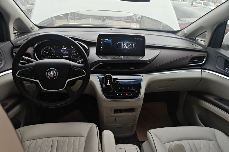 Used Buick GL8 2023 Land Executive Class 652T Luxury Model Center Console