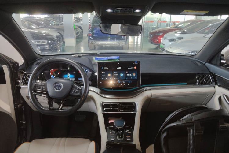 Used BYD Song PLUS New Energy 2021 DM-i 110KM Flagship Model Center Console