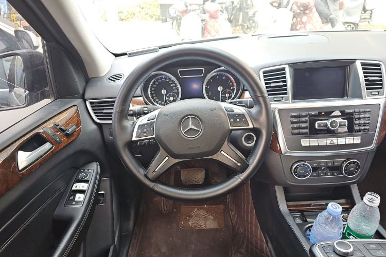Used Mercedes-Benz M-Class 2014 ML 400 4MATIC Dynamic Model