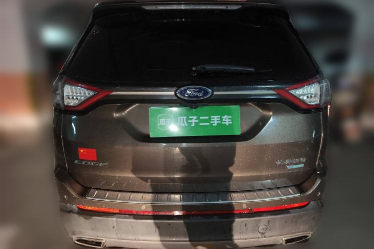 Used Ford Edge 2015 2.0T GTDi Two-Wheel-Drive High-Line Version
