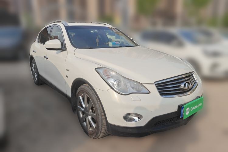 Used Infiniti QX50 2013 2.5L Two-Wheel-Drive Elegant Edition Front Right 45 Deg