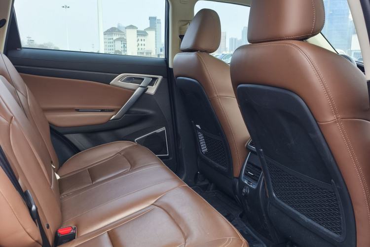 Used Geely Auto Emgrand X7 Sport 2016 1.8TD Automatic All-Wheel-Drive ZhiZun Edition Interior 4