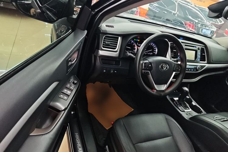Used Toyota Highlander 2018 2.0T Four-Wheel Drive Luxury Version 7 Seats China VI Standard
