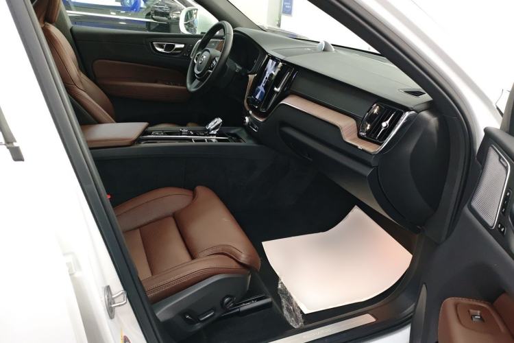 Used Volvo XC60 New Energy 2024 T8 Plug-in Hybrid Long-Range All-Wheel Drive Smart Luxury Edition