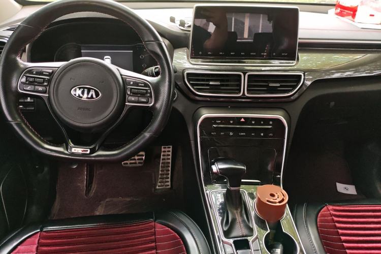 Used Kia KX5 2019 1.6T Automatic Two-Wheel Drive Luxury Edition Center Console