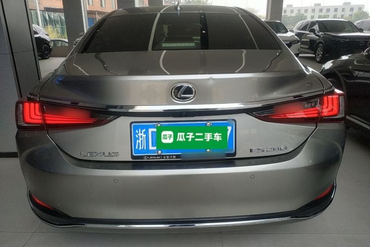 Used Lexus ES 2023 200 Excellence Edition