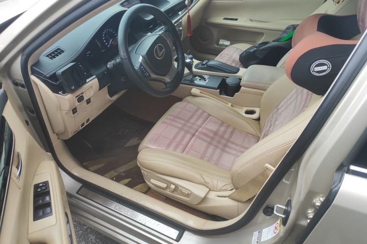 Used Lexus ES 2013 300h Elite Edition