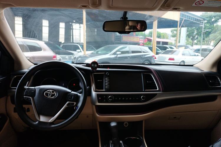 Used Toyota Highlander 2015 2.0T Two-Wheel Drive Elite Edition 7 Seats
