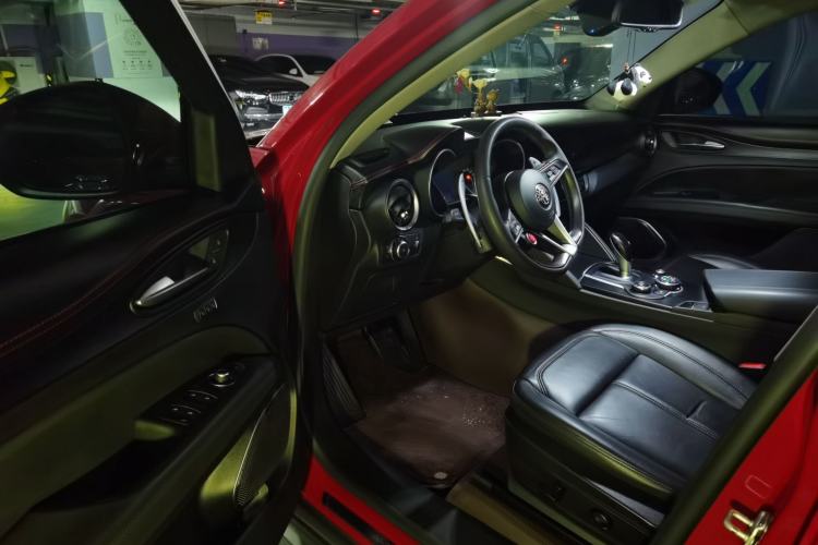 Used Alfa Romeo Stelvio 2017 2.0T 280HP Luxury Edition