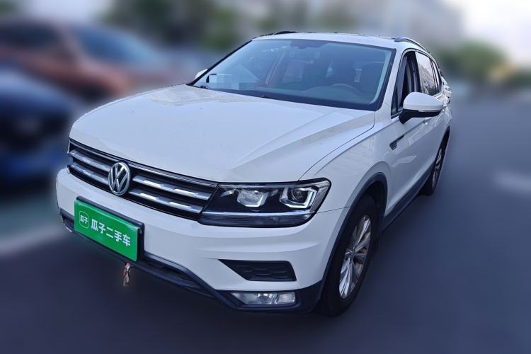 Used Volkswagen Tiguan L 2017 330TSI Automatic Two-Wheel Drive Luxury Edition Guazi used car, China used car export, Used car for sale, Used cars, Cheapest cars for sale