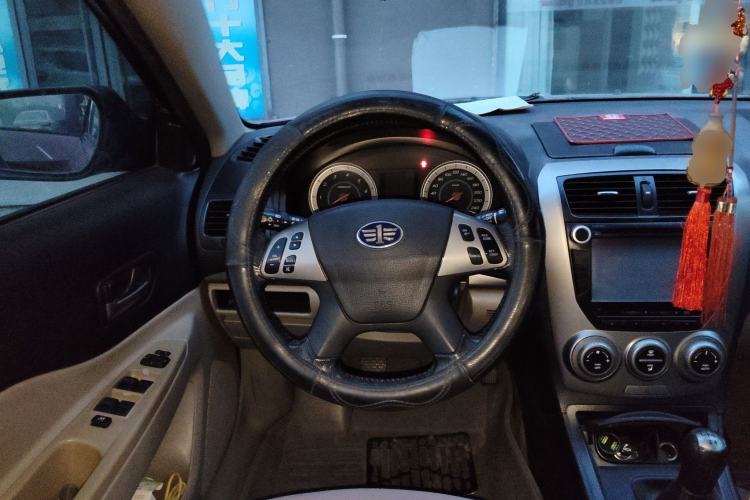 Used Bestune B50 2012 1.6L manual fashion version