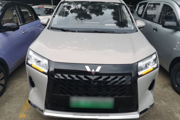 Used Wuling Starlight 730 2025 Model Plug-in Hybrid 125km Luxury Edition