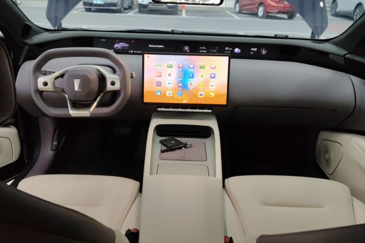 Used Avatr 12 2023 650 Three-Laser Four-Wheel Drive Performance Edition Center Console