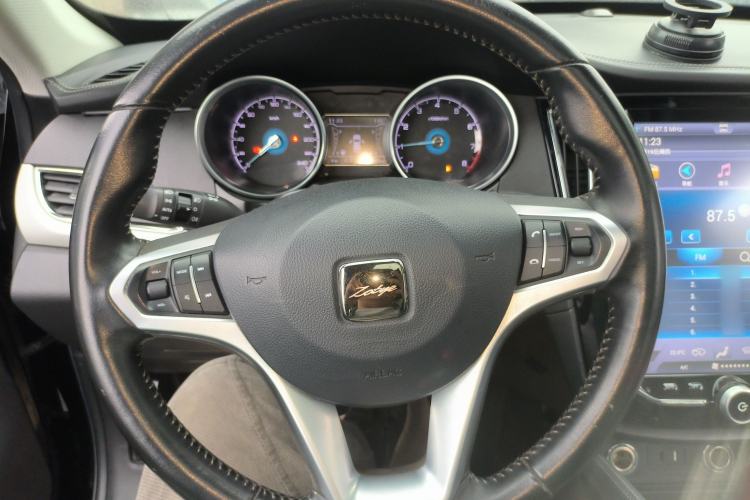 Used Zotye SR7 2016 1.5T CVT Cube Heart Edition China V Standard
