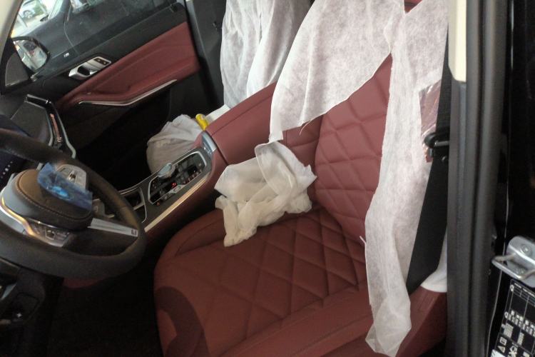 Used BMW X5 2023 xDrive 30Li Luxury M Sport Night Edition Package Left Front Seat