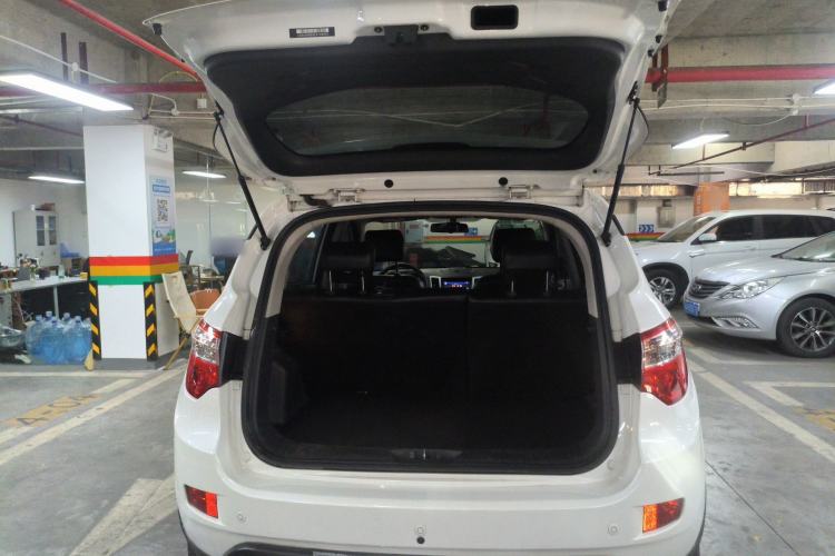 Used CHANGAN CS35 2014 1.6L Manual Luxury Model China IV Standard Trunk