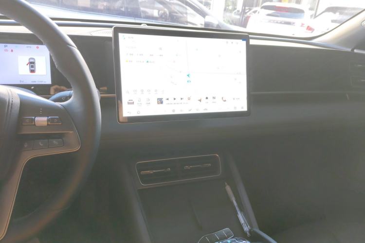 Used BYD Qin L 2025 DM-i Smart Drive 120KM Leading Model Interior 2