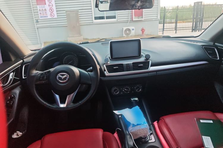 Used Mazda 3 Axela 2014 Sedan 1.5L Automatic Comfort Model Center Console