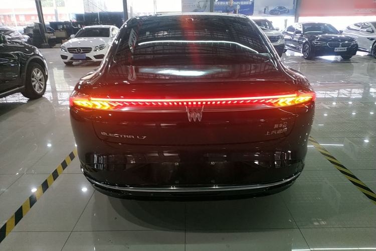 Used Buick L7 2025 Model Aivia
