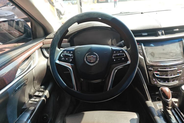 Used Cadillac XTS 2013 28T Leading Model