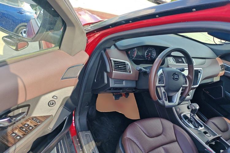 Used Land X7 2015 2.0T Panoramic Luxury Edition