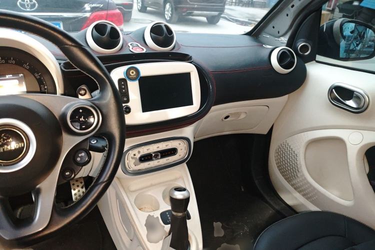 Used smart fortwo 2016 0.9T 66kW Hardtop Pioneer Edition
