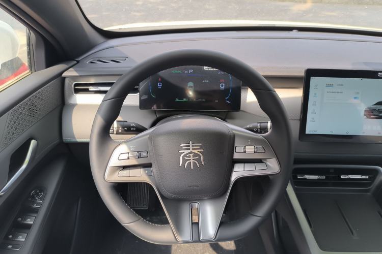 Used BYD Qin PLUS 2025 DM-i Smart Drive 55KM Leading Model Steering Wheel